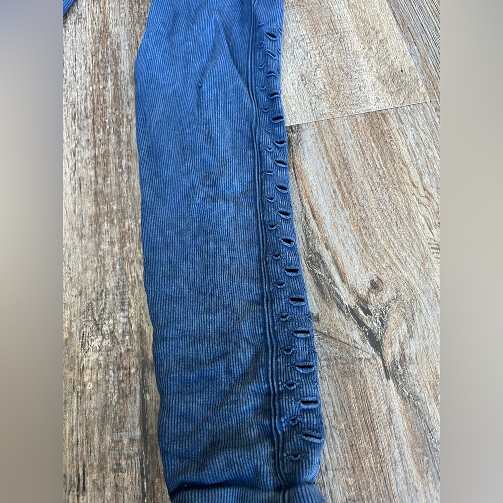 Size M/L Spirtual Gangster blue leggings with detailing on the side. - Picture 3 of 10
